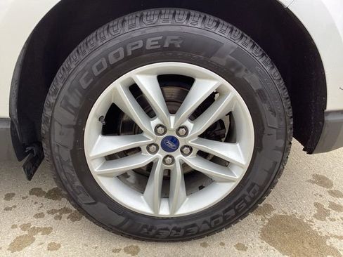 Used 2017 Ford Edge SEL w/ Equipment Group 201A AWD/4WD image 7