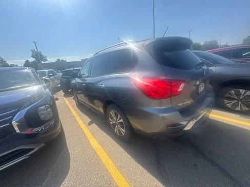 Used 2018 Nissan Pathfinder SV AWD/4WD image 5