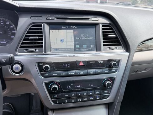 Used 2016 Hyundai Sonata Limited FWD image 11