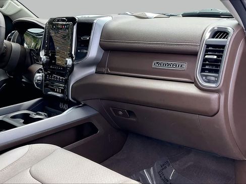 Used 2025 RAM 1500 Laramie AWD/4WD image 16
