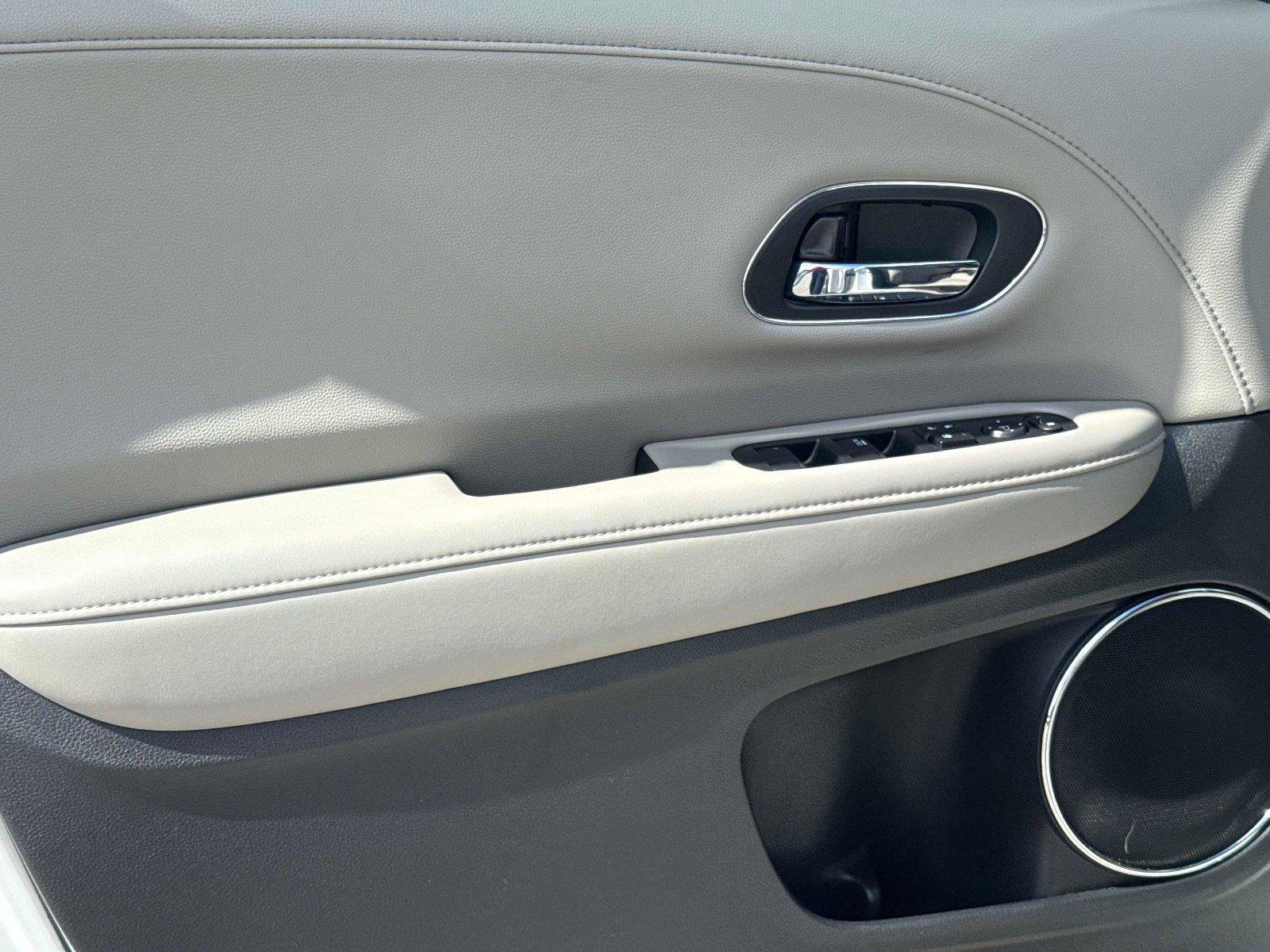 Certified 2021 Honda HR-V EX-L image 17