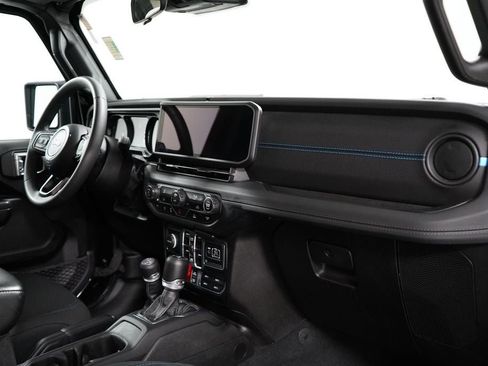 Used 2024 Jeep Wrangler Unlimited Rubicon 4xe AWD/4WD image 21