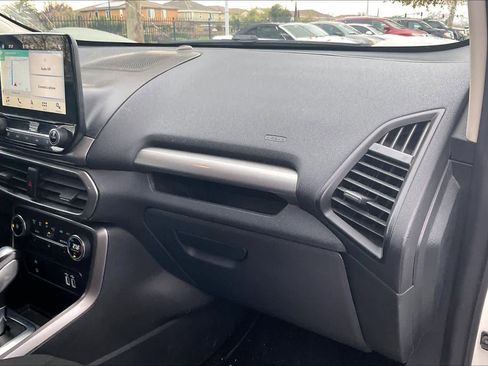 Used 2018 Ford EcoSport SE image 15