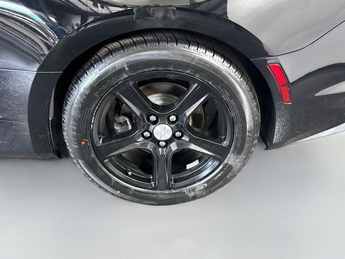 Used 2020 Chevrolet Camaro LT RWD image 35