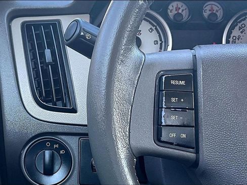 Used 2010 Ford Focus SE image 26