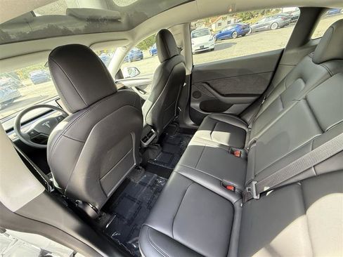 Used 2021 Tesla Model Y Long Range image 16