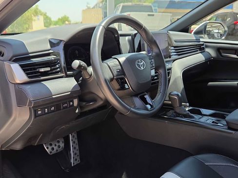 Used 2025 Toyota Camry SE FWD image 10