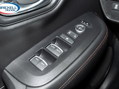 Certified 2024 Honda HR-V Sport image 32