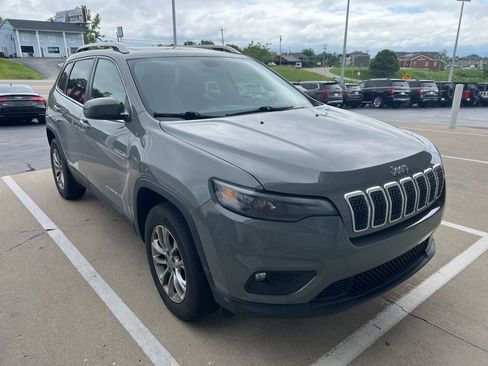 Certified 2019 Jeep Cherokee Latitude Plus w/ Comfort/Convenience Group AWD/4WD image 2