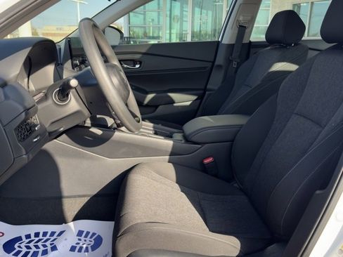 Certified 2025 Honda Accord SE image 10