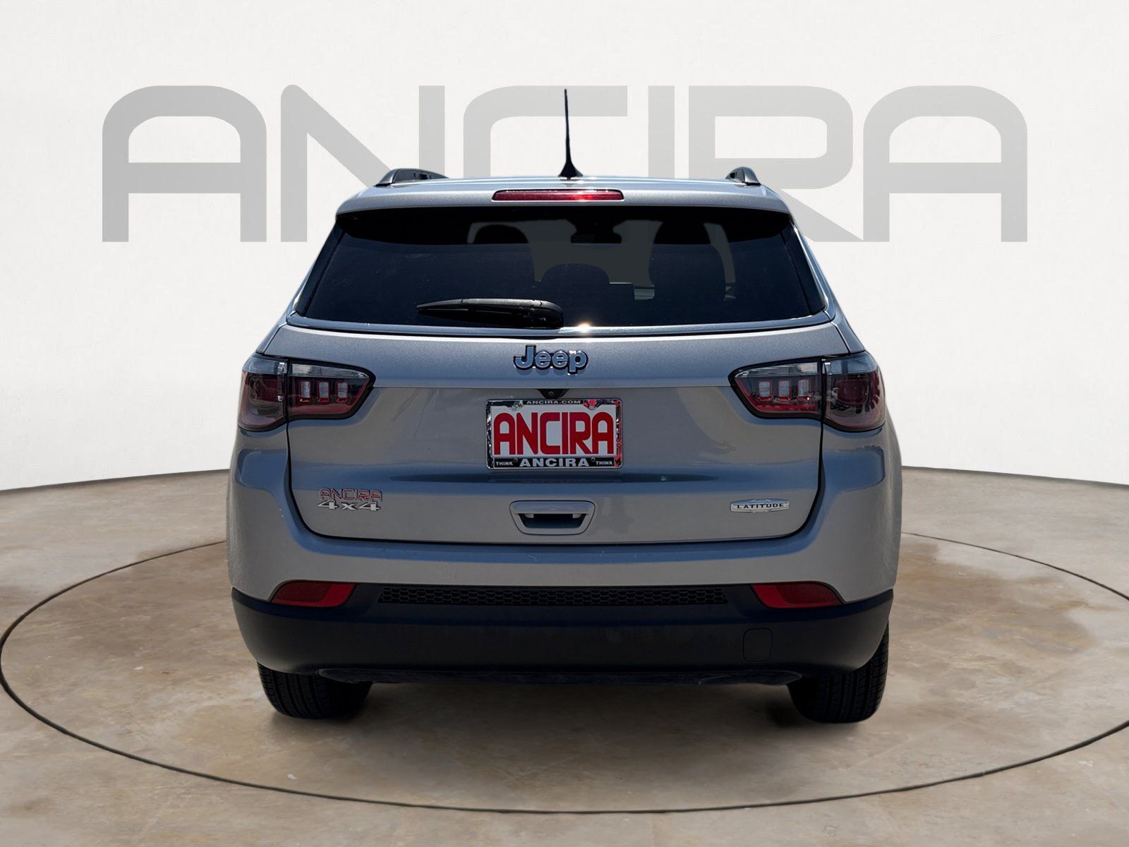 Used 2024 Jeep Compass Latitude AWD/4WD image 9