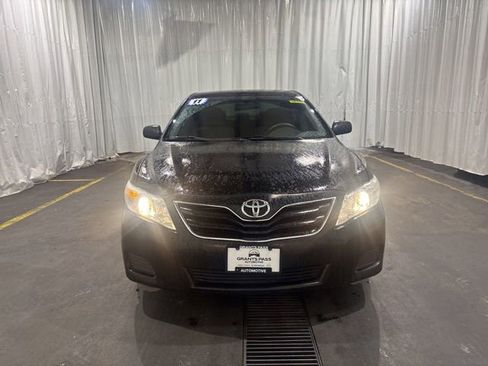 Used 2011 Toyota Camry LE FWD image 10