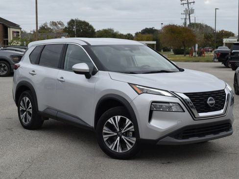 Used 2023 Nissan Rogue SV image 7