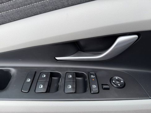 New 2026 Hyundai Elantra Limited FWD image 24