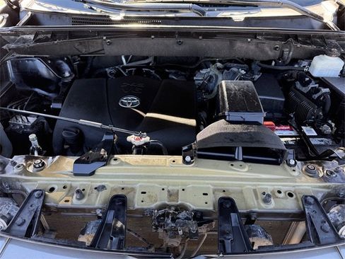 Used 2019 Toyota Highlander XLE image 35