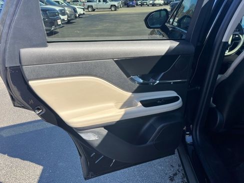 Used 2025 Lincoln Corsair Reserve image 22