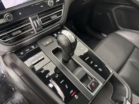 Certified 2022 Porsche Macan S w/ Premium Package Plus AWD/4WD image 31