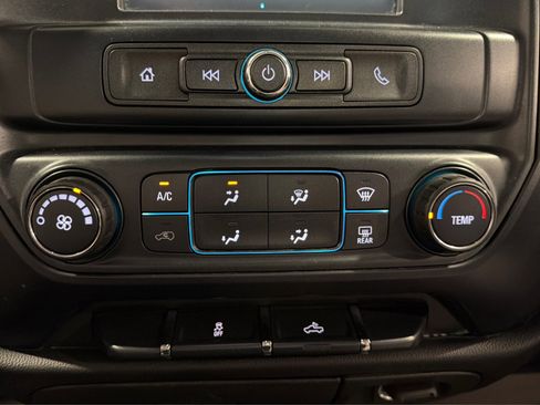 Used 2018 Chevrolet Silverado 1500 Custom w/ Custom Value Package AWD/4WD image 31
