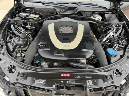 Used 2011 Mercedes-Benz S 550 image 24