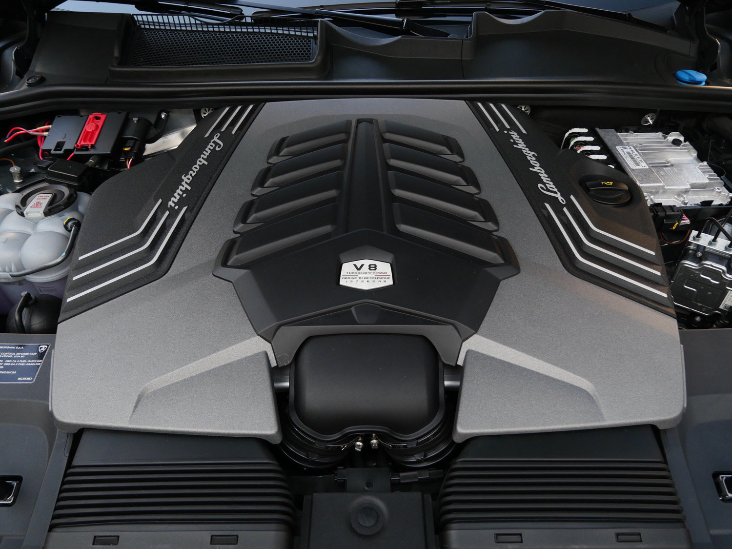 Used 2024 Lamborghini Urus Performante AWD/4WD image 38