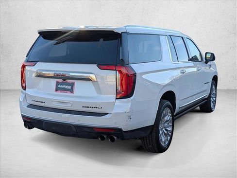Used 2023 GMC Yukon XL Denali image 5