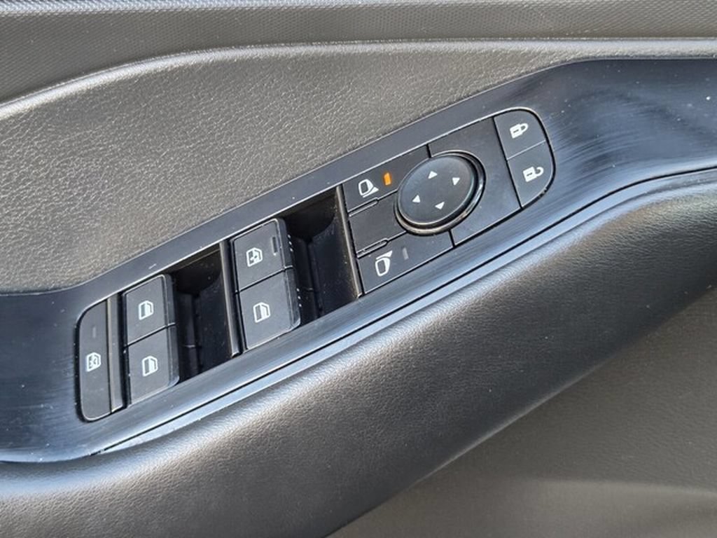 Used 2024 Nissan Rogue S AWD/4WD image 26
