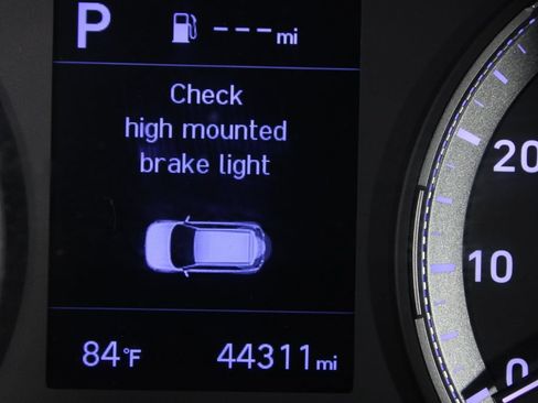 Certified 2022 Hyundai Venue SEL FWD image 28