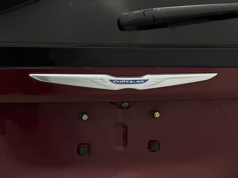 Used 2017 Chrysler Pacifica Touring-L Plus image 41