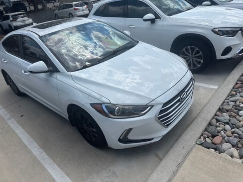 Used 2018 Hyundai Elantra Value Edition FWD image 3
