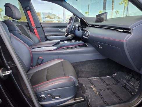 Used 2023 Genesis GV70 2.5T w/ Sport Prestige Package AWD/4WD image 19