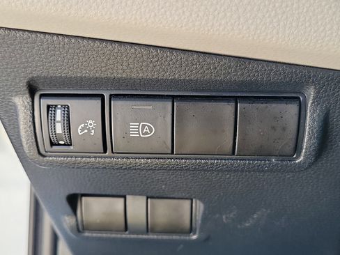 Used 2024 Toyota Corolla Cross L AWD/4WD image 22