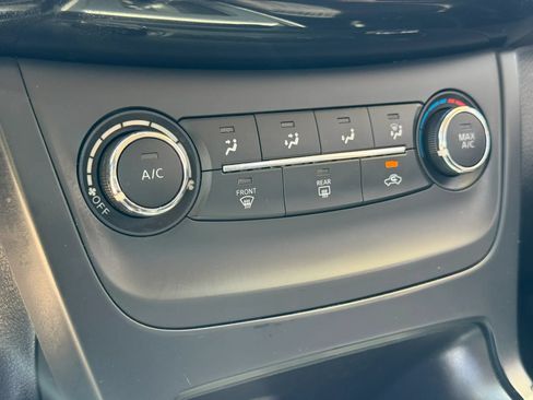 Used 2017 Nissan Sentra S FWD image 21