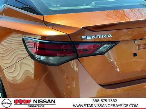 Used 2022 Nissan Sentra SR w/ SR Premium Package image 10