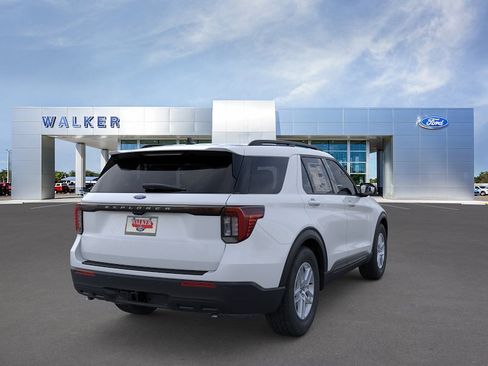 New 2026 Ford Explorer Active RWD image 8