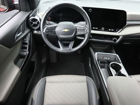 Used 2025 Chevrolet Equinox LT w/ Convenience Package II image 13