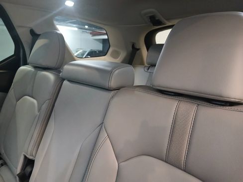 Used 2023 Honda Pilot Touring image 12