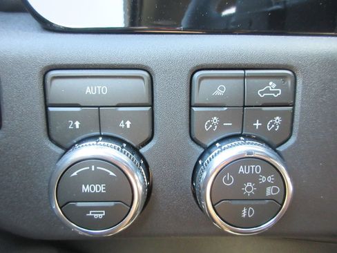 New 2026 GMC Sierra 1500 SLT w/ SLT Convenience Package AWD/4WD image 19