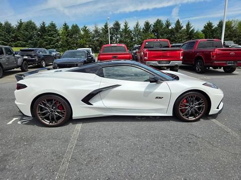 Used 2023 Chevrolet Corvette Stingray Premium Conv w/ Z51 Performance Package RWD image 18