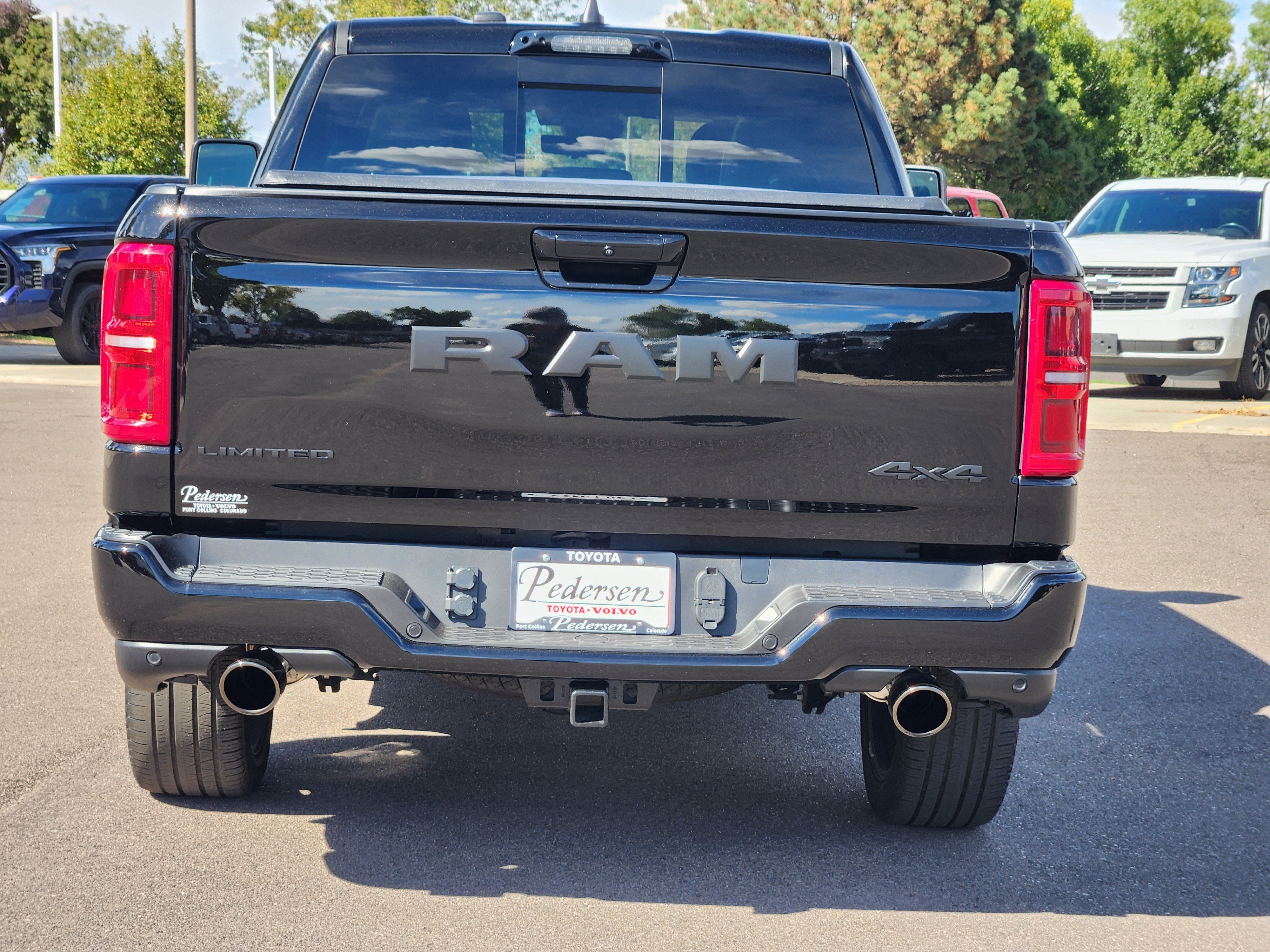 Used 2025 RAM 1500 Limited AWD/4WD image 10