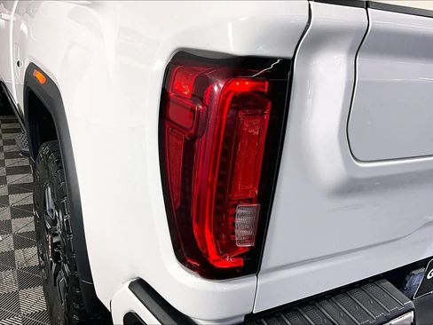 Used 2021 GMC Sierra 2500 AT4 w/ AT4 Premium Plus Package image 28