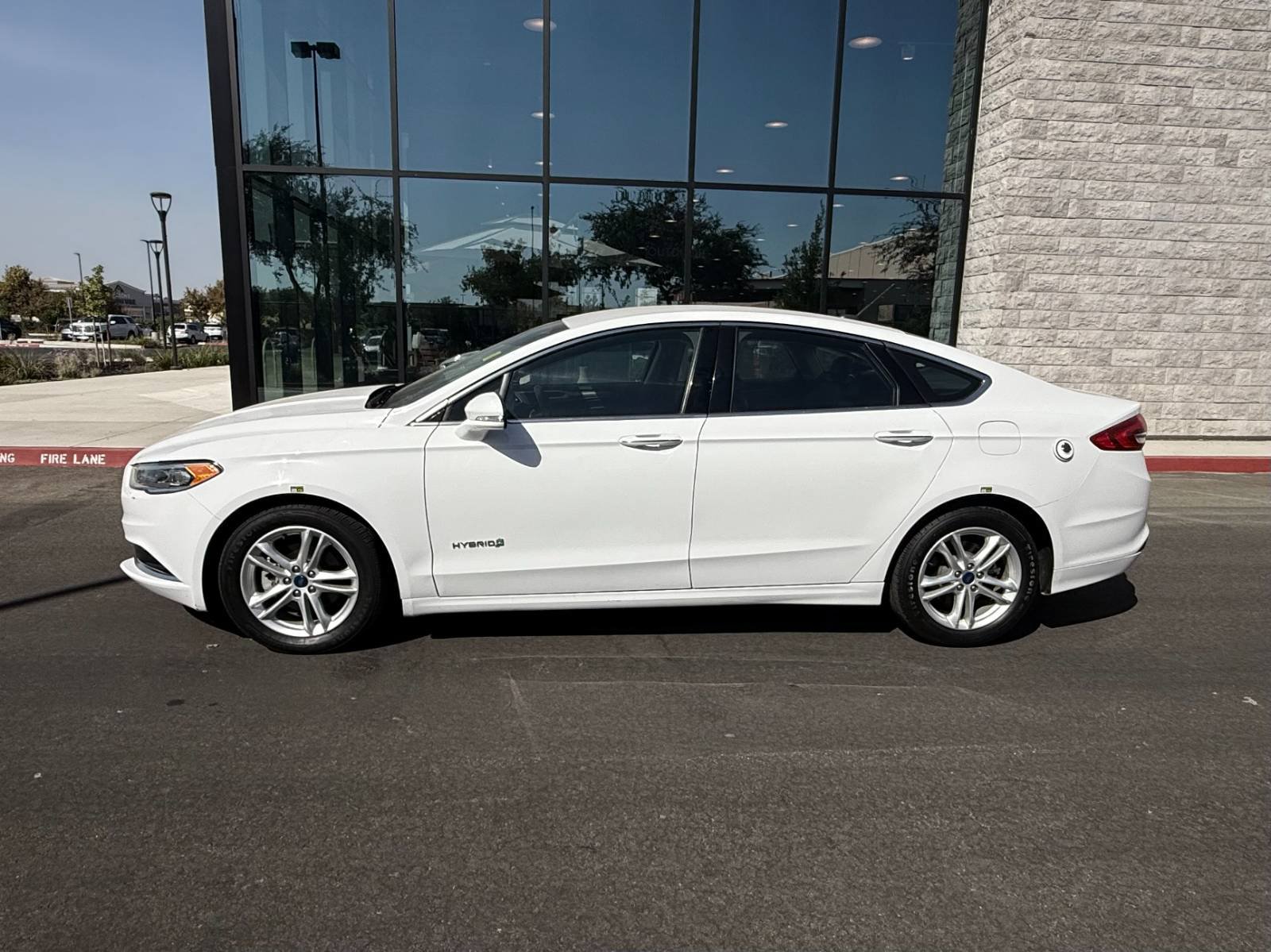 Used 2018 Ford Fusion SE w/ Equipment Group 602A FWD image 12