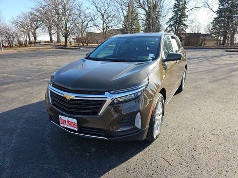 Used 2024 Chevrolet Equinox LT AWD/4WD image 2
