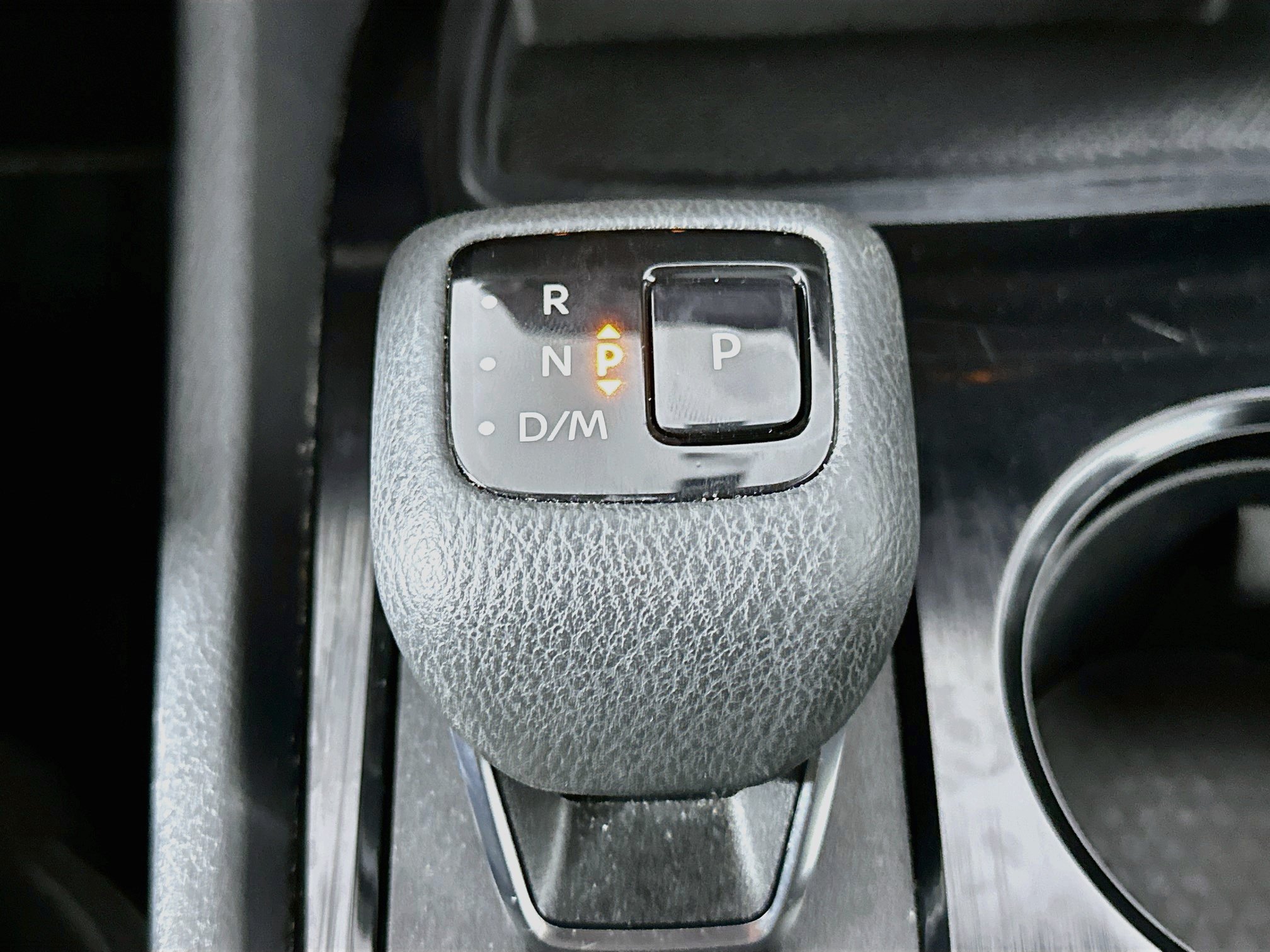 Used 2024 Nissan Rogue S FWD image 25