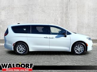 New 2026 Chrysler Pacifica Select video 2