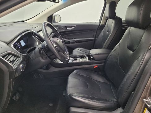Used 2019 Ford Edge Titanium w/ Equipment Group 301A AWD/4WD image 17