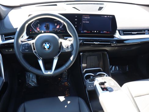 Used 2025 BMW X1 xDrive28i w/ Premium Package image 10