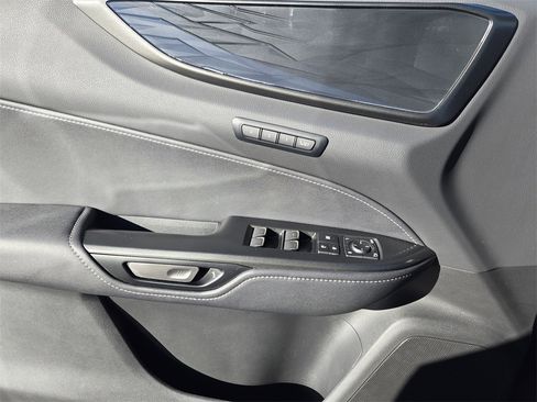 Used 2025 Lexus NX 250 FWD w/ Towing Package (2000 Lbs) image 23