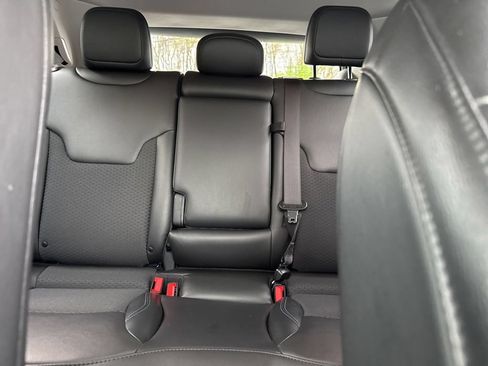 Used 2022 Jeep Compass Latitude w/ Convenience Group AWD/4WD image 24