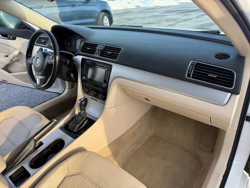 Used 2013 Volkswagen Passat 2.5 SE image 21