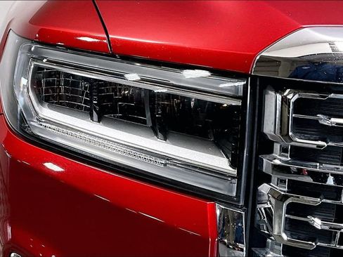 Used 2021 GMC Acadia Denali w/ Denali Ultimate Package image 28